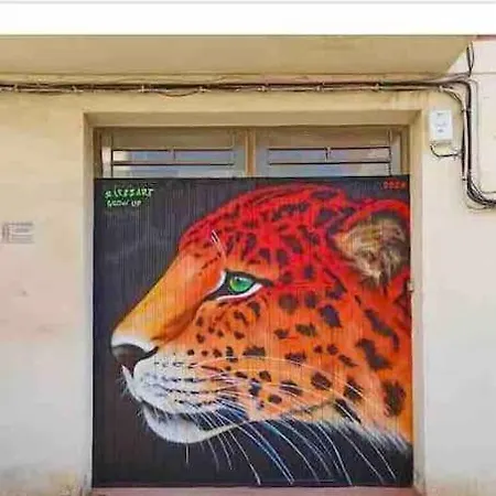 Les Oronetes Apartman *